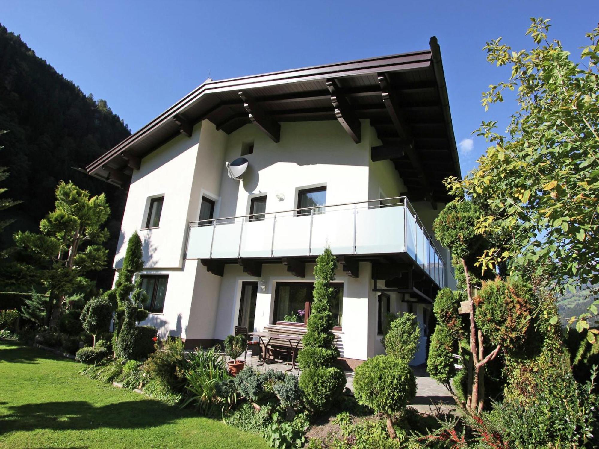 Cozy Apartment In Aschau Im Zillertal Near Ski Lift Exterior photo
